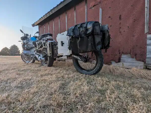 adv1 moto trailer w bmw gs on grass